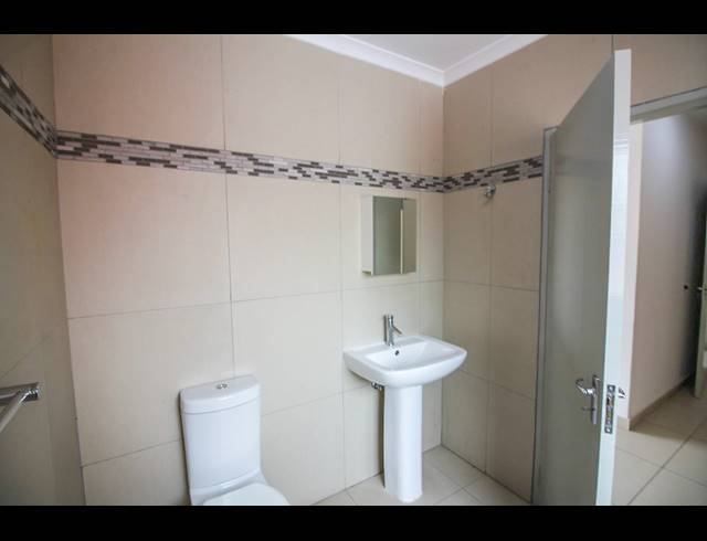 3 BEDROOM TOWNHOUSE TO LET IN NEW REDRUTH
